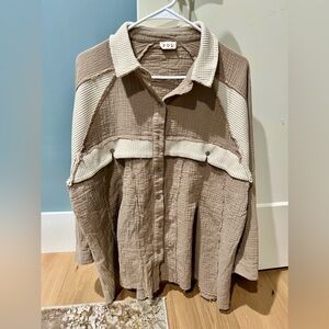 Pol size small oversized mocha and cream shacket.
